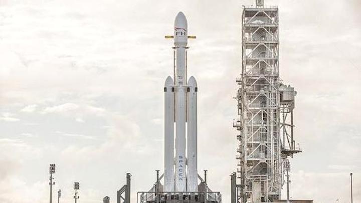 104929780-spacex-falcon-heavy5