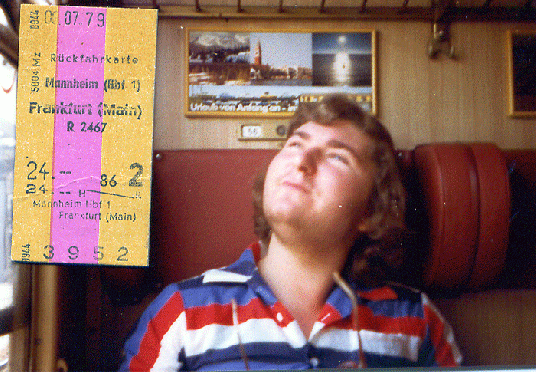 1979-07-af-Werner auf der Bahnfahrt nach Frankfurt a.M.