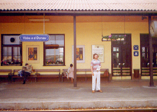 1979-07-by-Warten auf den Zug nach Linz bei der Rückfahrt