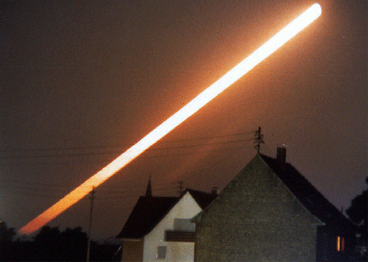 1979-09-ma-Mondaufgang u00fcber Mannheim  (Langzeitaufnahme)
