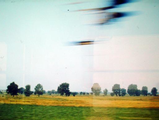 1980-08-002-Signal-Anlage-Vorbeifahrt-Effekt aus fahrendem Zug