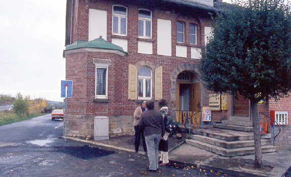 1982-09-aa-CENAP-Team bei VorOrt-Recherche im "Landespur-Fall" Dorla-Hessen