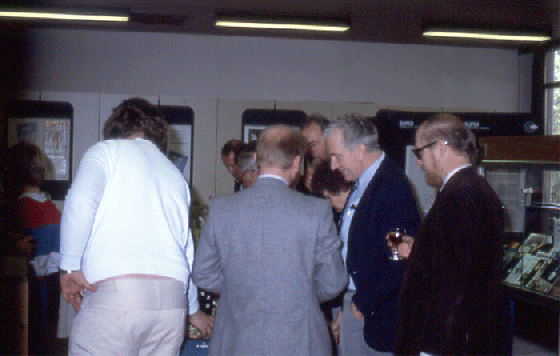 1983-03-an-SUFOI-Ausstellung-Sekt-Empfang