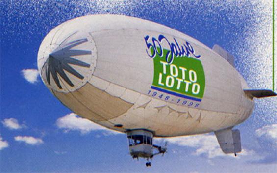 1998-09-a-Lotto-Blimp-Ufoeffekt u00fcber Grou00dfraum Mannheim-Heidelberg
