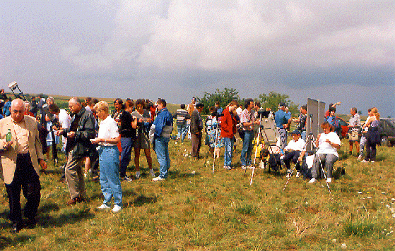 1999-08-dt-SoFi- Bangen um Sichtbarkeit der SoFi - Wolkenfront im Anmarsch