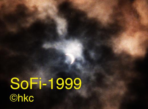 1999-08-eea-SoFi durch Wolkenlücken