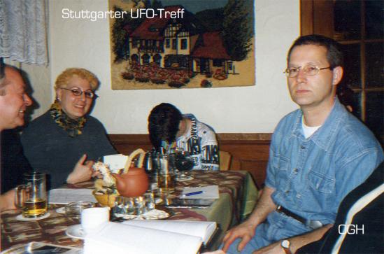 2002-11-faa-Hansju00fcrgen und UFO-Zeugin aus Stuttgart