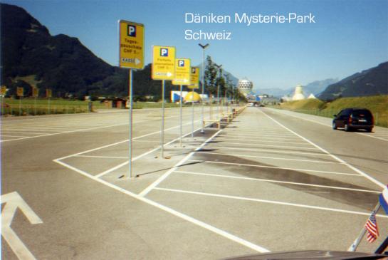 2003-07-a-Parkplatz - CENAP-Heilbronn besucht Mysterie-Park von Du00e4niken -OGH