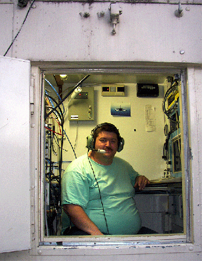 2003-08-b-Radio-Sternwarte Mannheim - Peter Wright im Radio-Teleskop