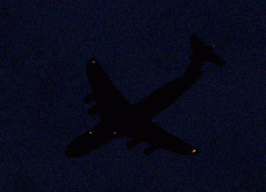 2006-05-fda-C-141-USAF-Nachtflug