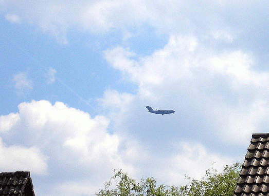 2006-06-em-USAF-C-117 über Alsenborn-RP