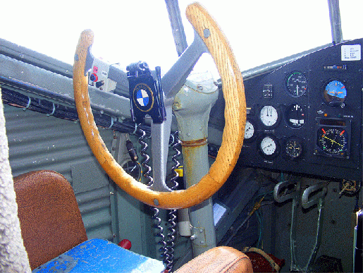 2008-06-hsidc-JU-52-Cockpit