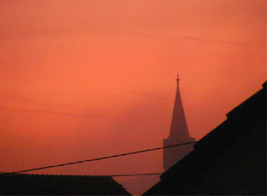 2008-10-ebc-Sonnenaufgang mit Morgennebel über Mannheim-Wallstadt