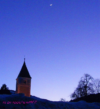 2009-02-0970-Mondsichel+Venus u00fcber Kirche von Weiu00dfbriach