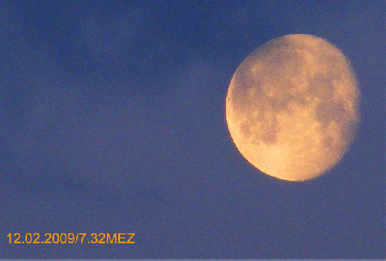 2009-02-bjd-Mond in Wolken