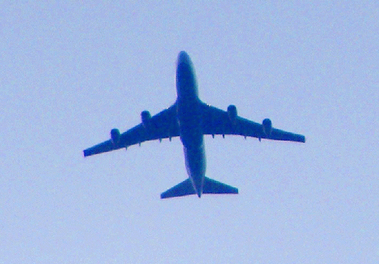 2009-06-bbu-B-747-Überflieger