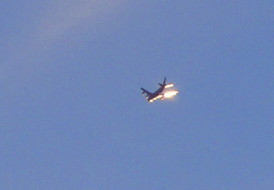 2009-06-daf-Überflieger mit Sonnenreflexion