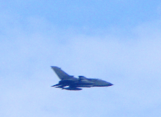 2009-07-ee-Tornado - Luftwaffe im Tiefflug über Odenwald