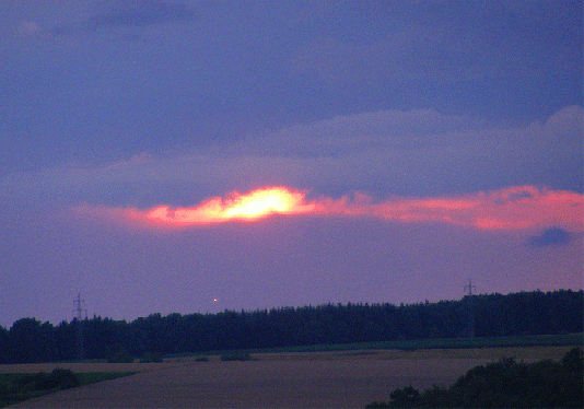 2009-07-fbe-Sonnenuntergang und Flugzeugeffekt - Odenwald