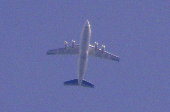 2009-08-gce-LH-Cityline-Überflieger