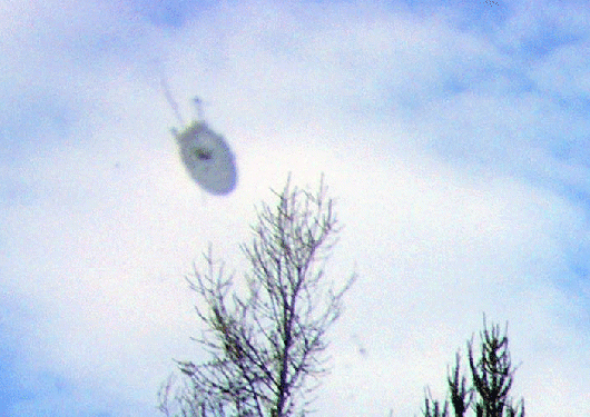 2009-10-dbjha-Ufoeffekt durch Fleck auf Frontscheibe - aufgenommen am Grossglockner