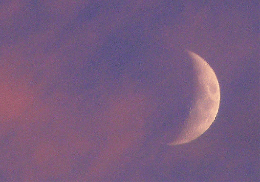 2009-11-fjb-Mondsichel bei Sonnenuntergang