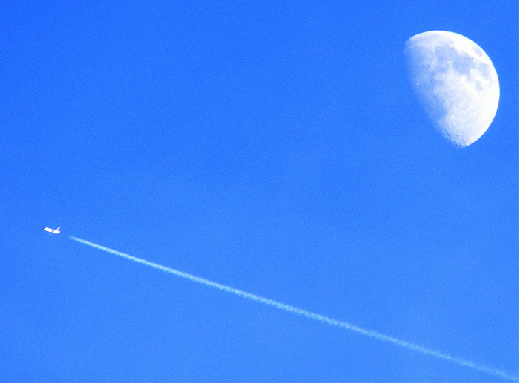 2009-12-cxda-Mond+Überflieger
