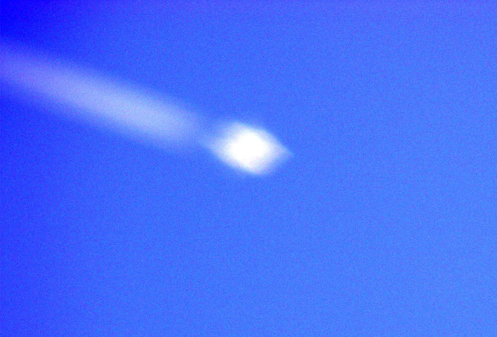 2010-03-ear-jet-ufoeffekt