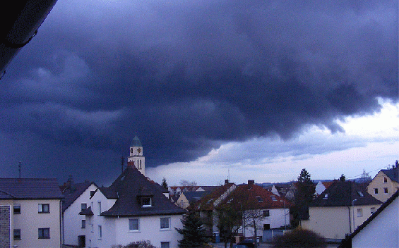 2010-04-bah-Unwetterfront zieht Richtung Nordost u00fcber Mannheim