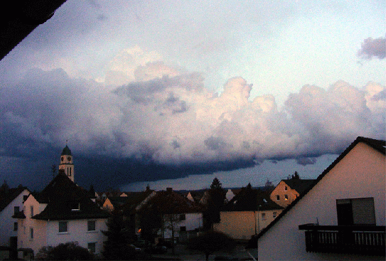 2010-04-baia-Unwetterfront im letzten Sonnenuntergangsschein