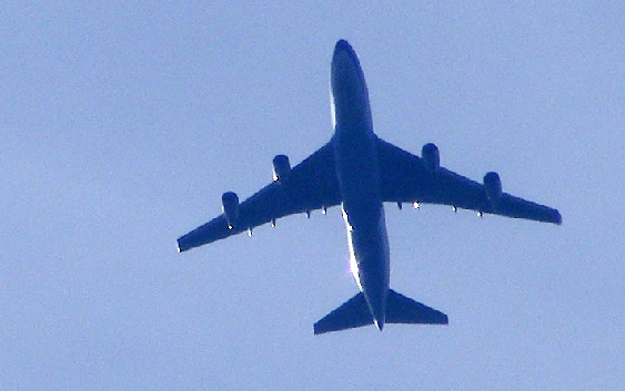 2010-04-fav-Überflieger
