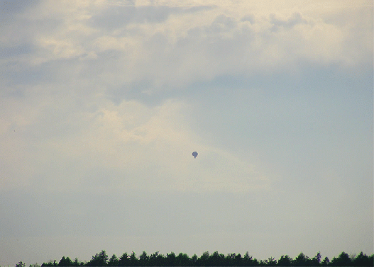 2010-04-faw-Heiu00dfluftballon u00fcber Odenwald