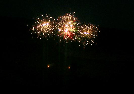 2010-07-adb-Feuerwerk u00fcber Odenwald