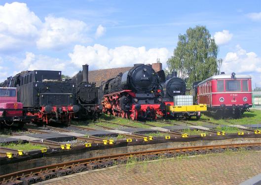 2010-09-cbue-Drehscheibe mit Museums-Lokomotiven