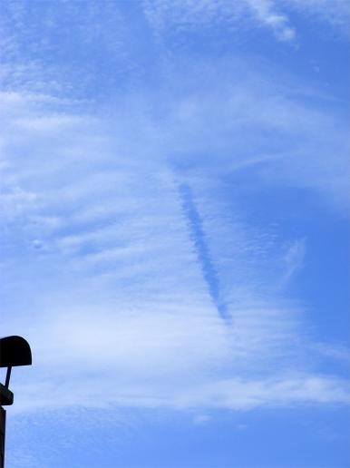 2010-09-dkd-Kondenseffekt durch Jet-Durchflug von Cirrus-Wolke