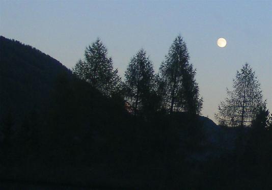 2010-10-0839-Mond u00fcber Gitschtal - Austria