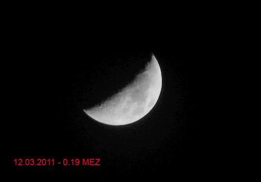 2011-03-ca-Mond in Schwarz/Weiu00df