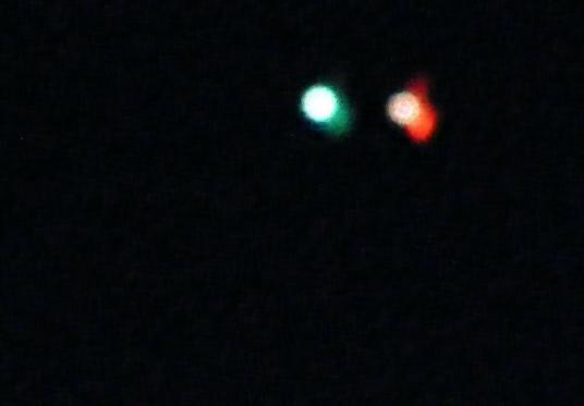 2011-04-feta-Flugzeug-Orbeffekt durch Zoom-Unschu00e4rfe in der Nacht