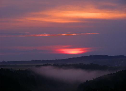2011-06-becb-Sonnenuntergang + Nebelbank