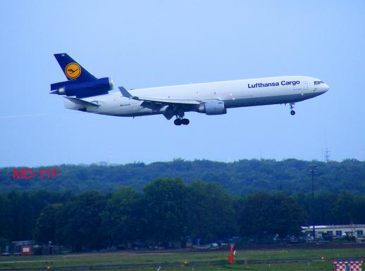 2011-08-buub-Lufthansa Cargo im Anflug - Flughafen Frankfurt