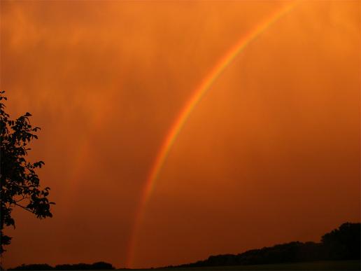 2011-09-crh-Regenbogen bei Sonnenuntergang und Gewitterwolke u00fcber Odenwald