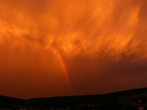 2011-09-crm-Regenbogen bei Sonnenuntergang und Gewitterwolke u00fcber Odenwald
