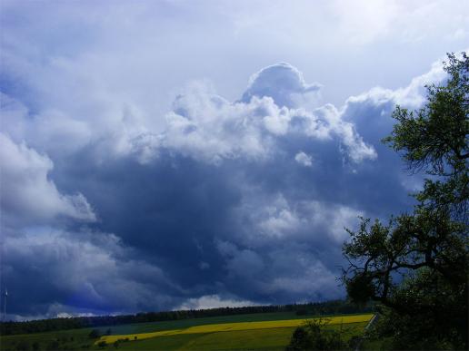 2012-05-bk-Wolken u00fcber Odenwald