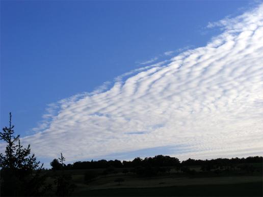 2012-05-efd-Wolken u00fcber Odenwald