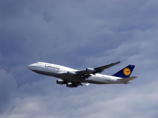 2012-05-gja-Lufthansa Boeing-B-747