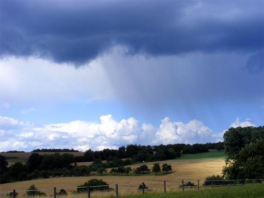 2012-07-cqb-Regen-Wolken