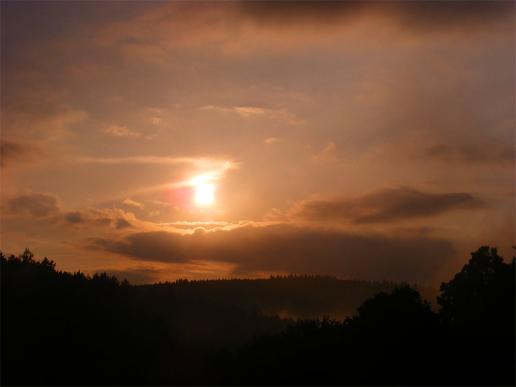 2012-07-eja-Sonnenuntergang mit Nebelaufzug - Odenwald
