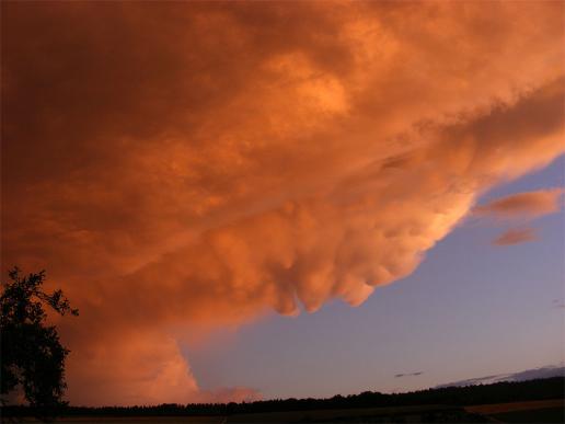 2012-08-bnce-Gewitter-Wolken