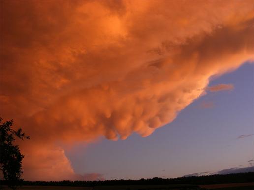 2012-08-bnch-Gewitter-Wolken