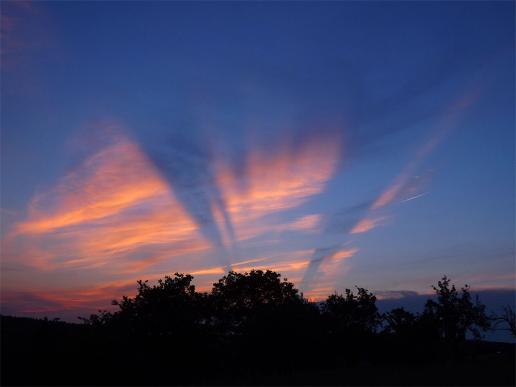 2013-06-cad-Sonnenstrahleffekt durch Wolken-Schatten - Odenwald
